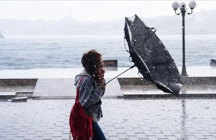 İstanbul’a bahar molası: Hafta ortasından sonra yağış geri dönüyor
