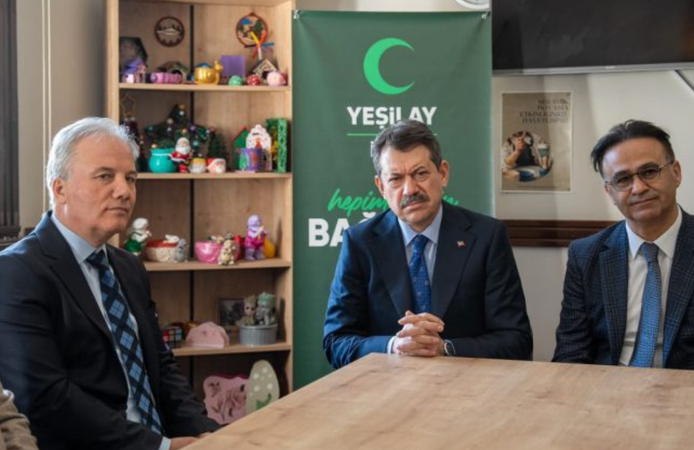 Ali Yeldan’dan Yeşilay İzmir Danışmanlık Merkezi’ne ziyaret