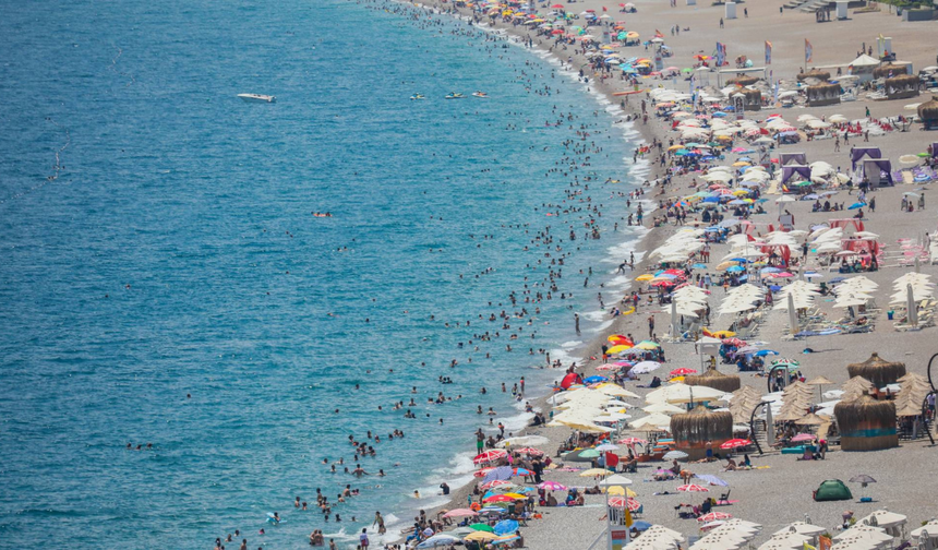 Antalya 46,6 dereceyle Türkiye’nin en sıcak noktası oldu