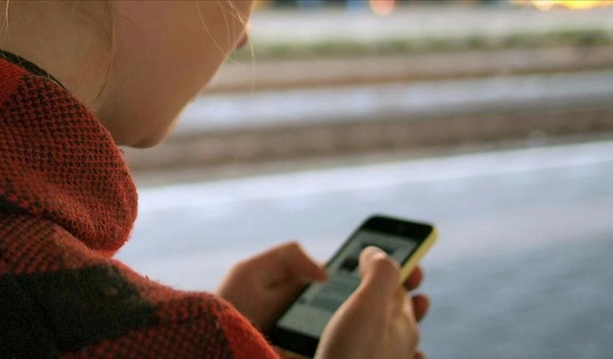 Belçika’da okullarda cep telefonu yasağı başlıyor