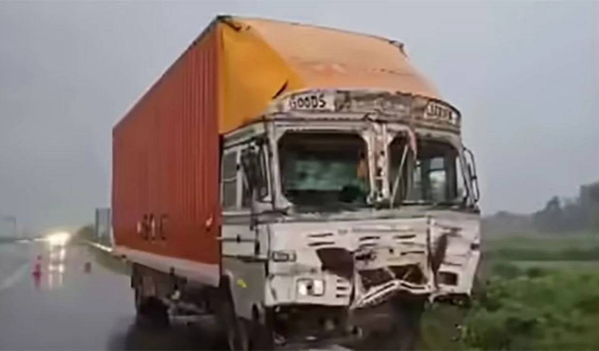 Hindistan’da traktör ve kamyon çarpıştı: 9 ölü, 42 yaralı