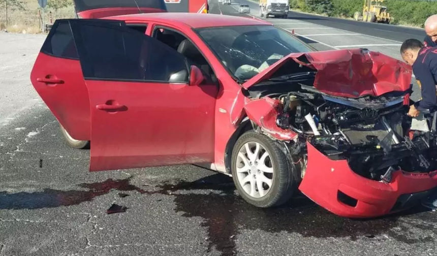 Malatya’da otomobil çekiciye çarptı: 5 yaralı
