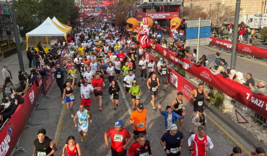 Gaziantep’te 7. Gazi Yarı Maratonu başladı