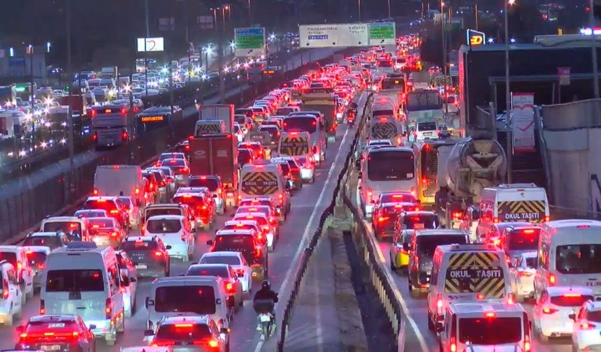 İstanbul’da trafik yoğunluğu akşam saatlerinde yüzde 90’a çıktı