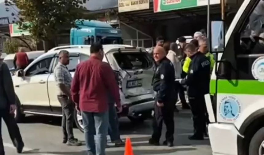 Ordu’da minibüs ile otomobil çarpıştı: 12 yaralı