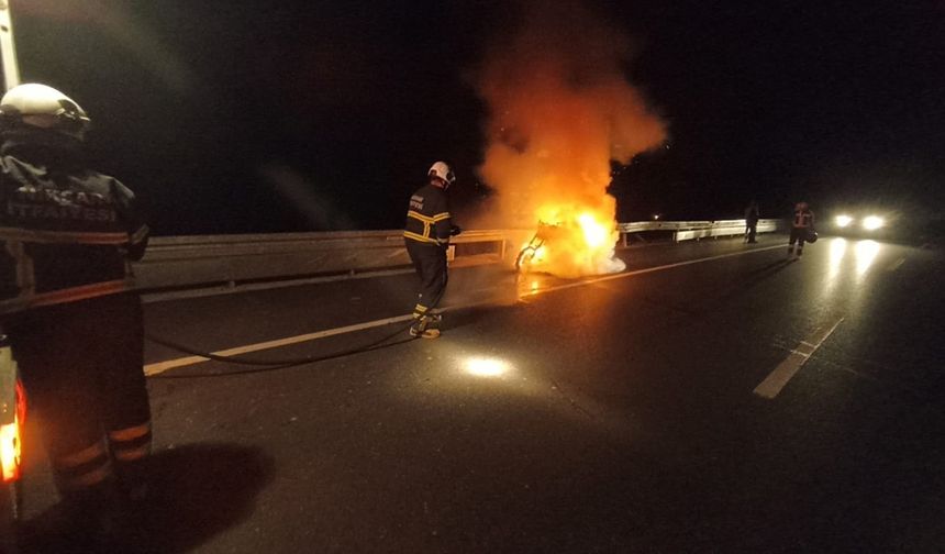 Tokat’ta seyir halindeki motosiklet alev alev yandı