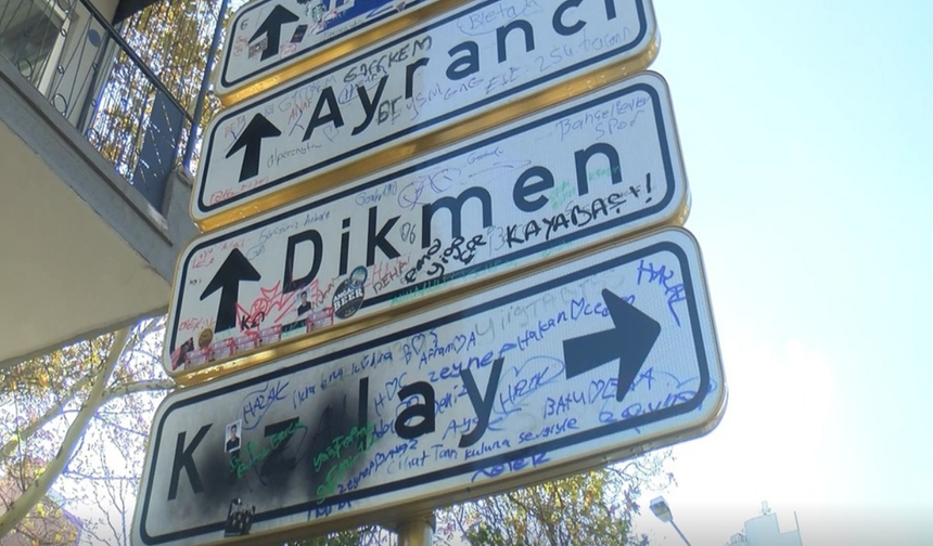 Ankara’da ‘Kızılay’ tabelası gençlerin sosyal medya akımına döndü