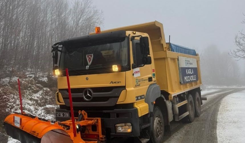 Kartepe beyaza büründü, zirvede kartpostallık manzara oluştu