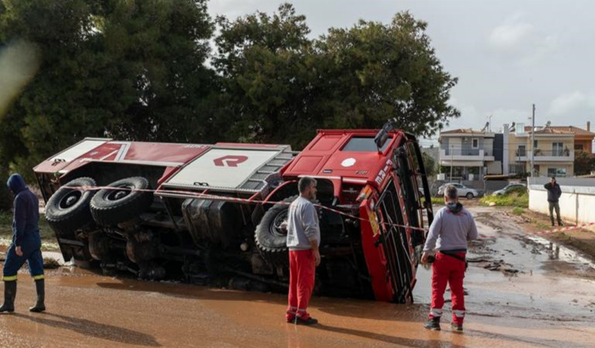 Yunanistan'da sel 2 can aldı