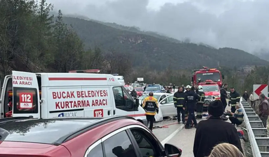 Burdur’da feci kaza: 7 ölü, 5 yaralı