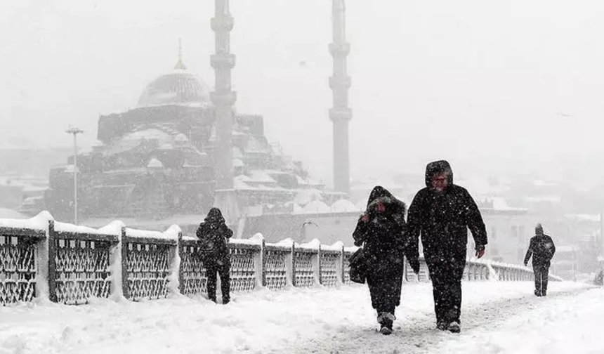 İstanbul’da kar alarmı: Soğuk hava ve yağış geliyor