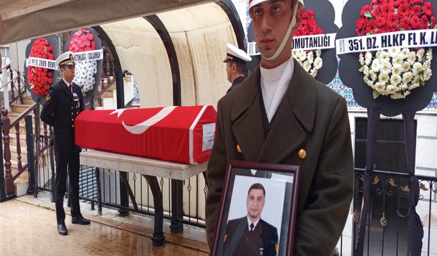 Kocaeli'de trafik kazasında yaşamını yitiren astsubay memleketinde toprağa verildi