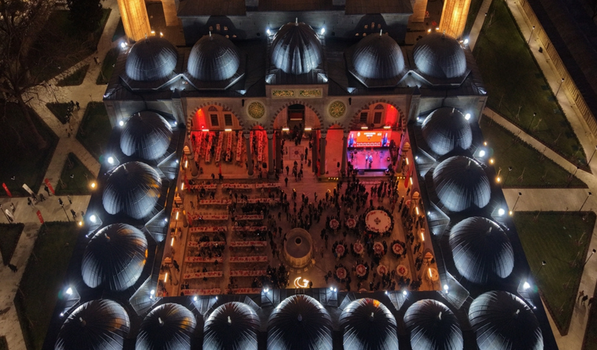 Selimiye Cami avlusunda “Büyük Edirne İftarı”