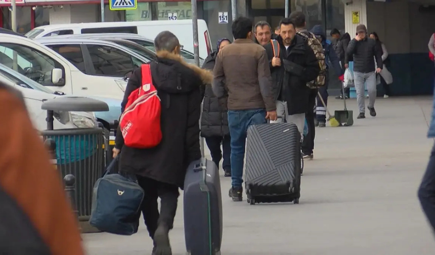 Arefe günü otogarlarda yoğunluk: Ek seferlere rağmen bilet bulmak zor