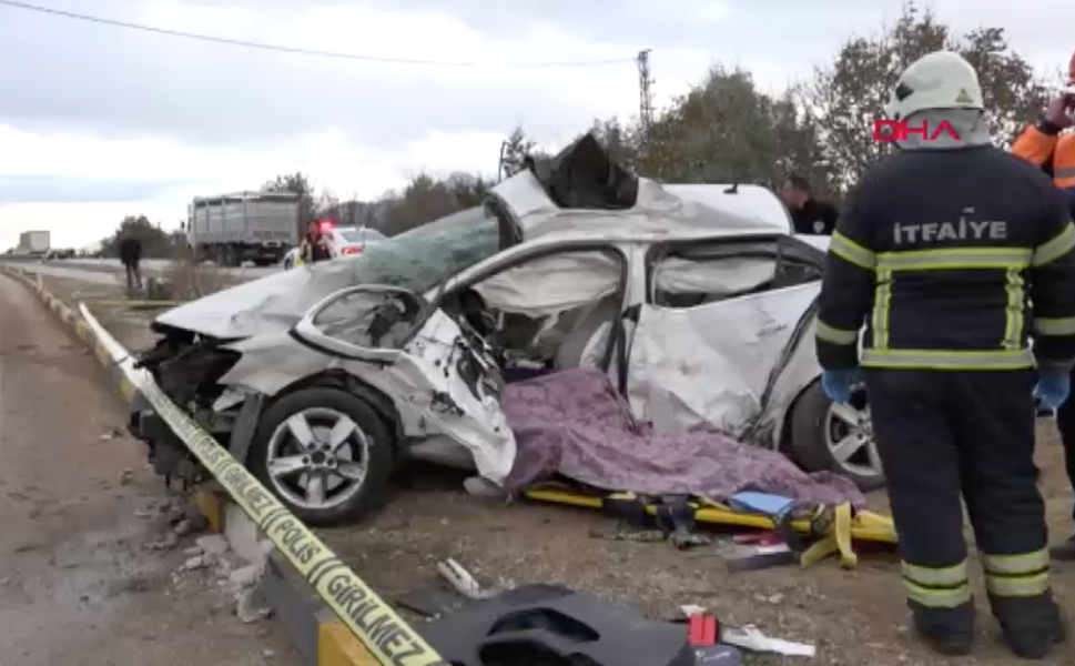 Tır ile otomobil çarpıştı: Akademisyen Serkan Doğan hayatını kaybetti