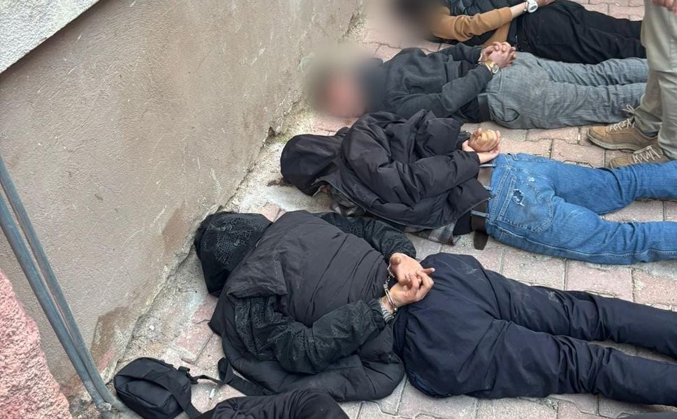 Polise silahlı ve bıçaklı direniş: Firari hükümlü yakalandı