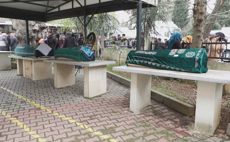 Yangında hayatını kaybeden 3 çocuğun cenazesi toprağa verildi