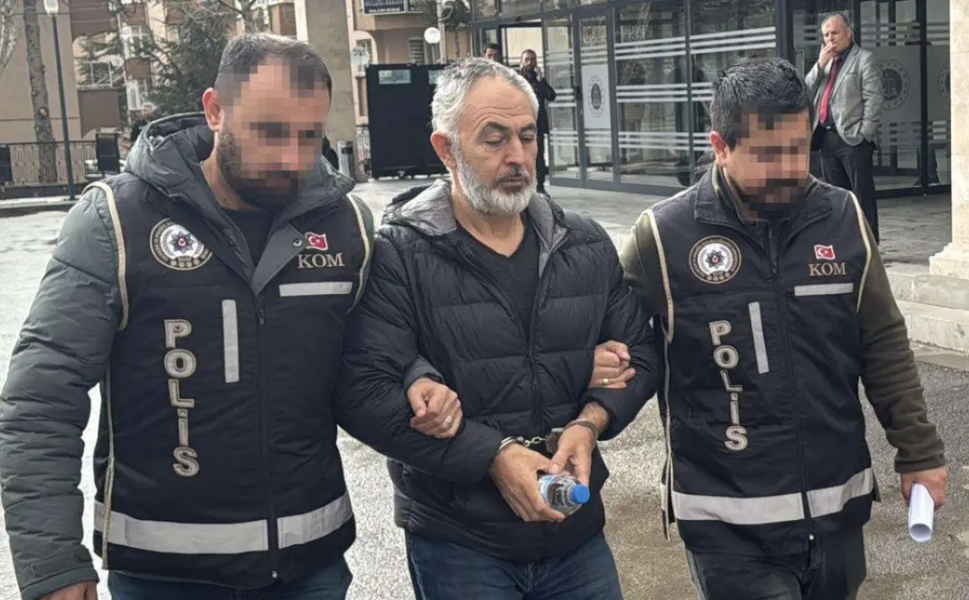 Bakan Gürlek’in tapu kayıtlarını sorgulayan 2 müdür tutuklandı