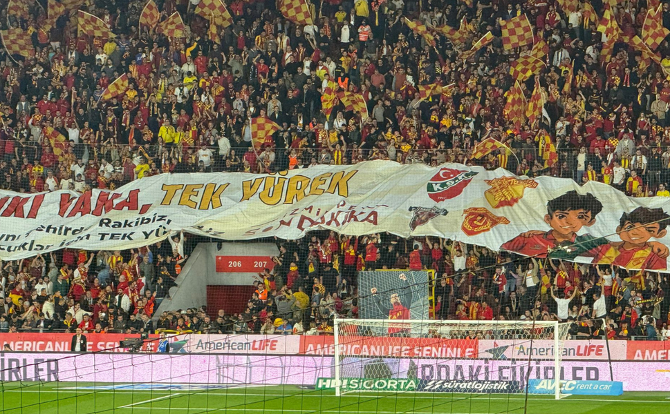 ‘İki Yaka Tek Yürek’ projesi Göztepe - Galatasaray maçında tribünlere taşındı
