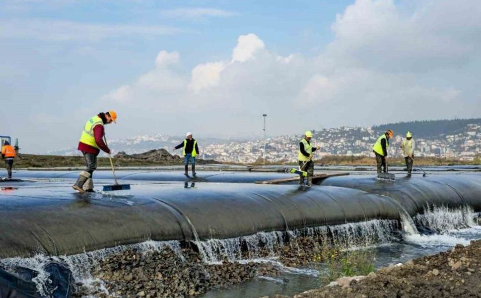 İzmit Körfezi’nde 2,4 milyon metreküp dip çamuru temizlendi