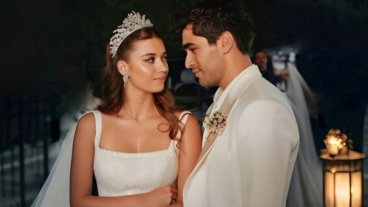 Afra Saraçoğlu'nun Yeni Imajı Görenleri Şaşırttı! (5)