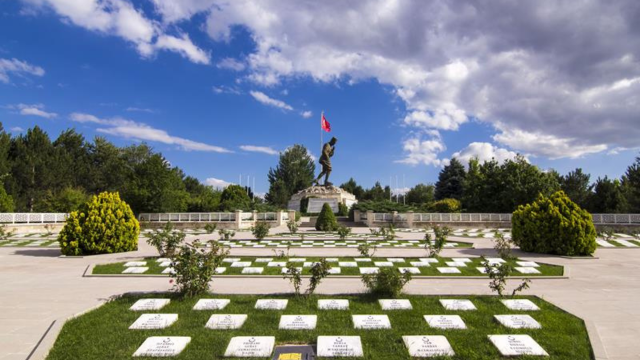 Büyük Taaruz Şehitliği