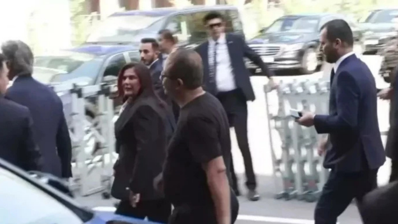 Chp’den Istifa Eden Özlem Çerçioğlu Ak Parti Genel Merkezi’nde