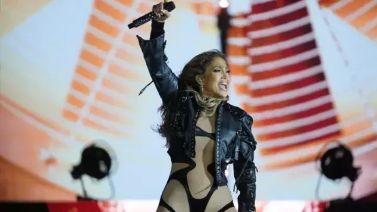 Jennifer Lopez İstanbul Konseriyle Hayranlarını Büyüledi (3)