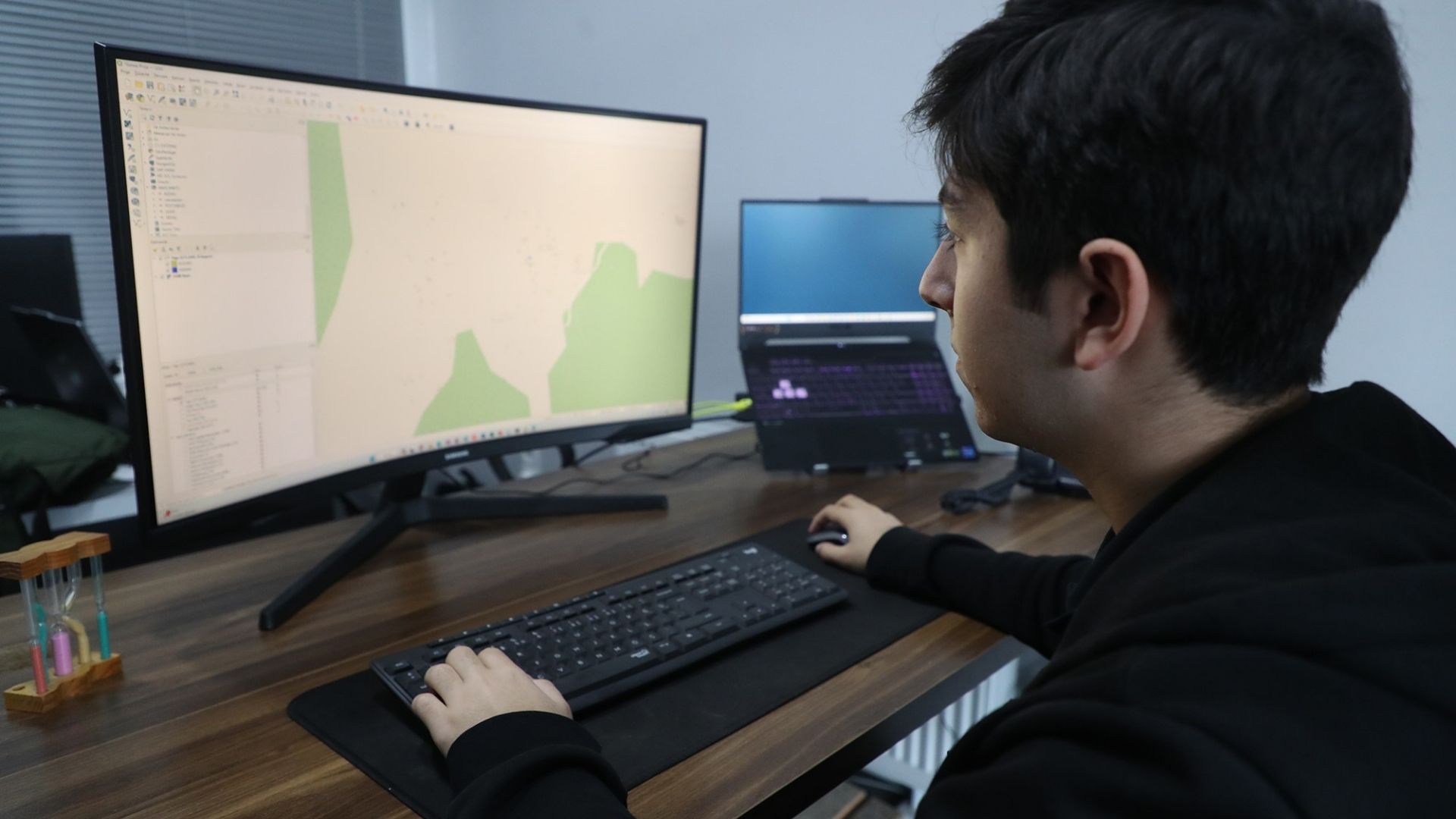 16 Yaşındaki Yazılım Yeteneği Sakarya’nın Dijital Dönüşümüne Güç Verdi (1)