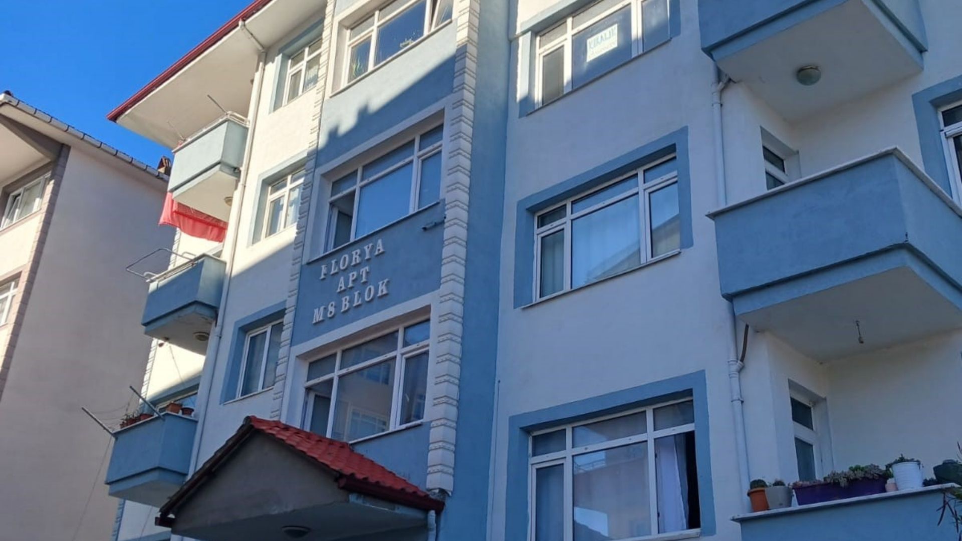 Balkona Bırakılan Soba Külü Yangına Yol Açtı (2)