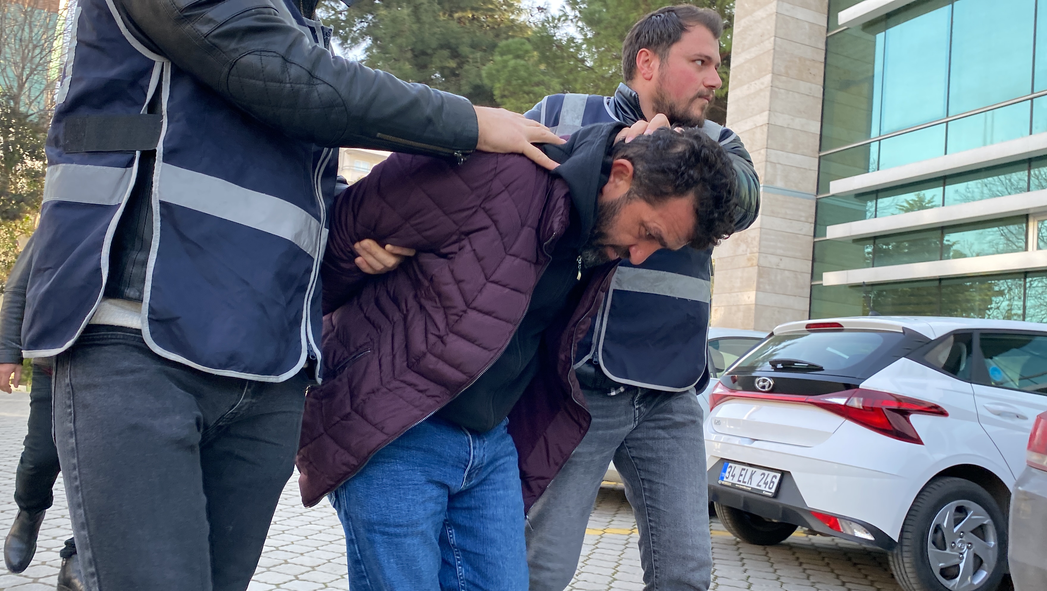 E S K I C A L I S T I G I A P A R T M A N D A O T U R A N K A D I N I 999113 296407