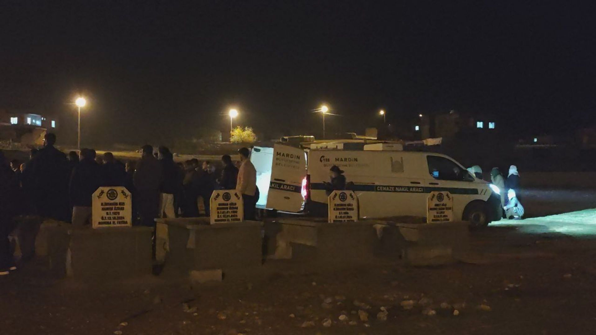 Mardin’de Anne, Baba Ve 5 Yaşındaki Kızları Evlerinde Ölü Bulundu (1)