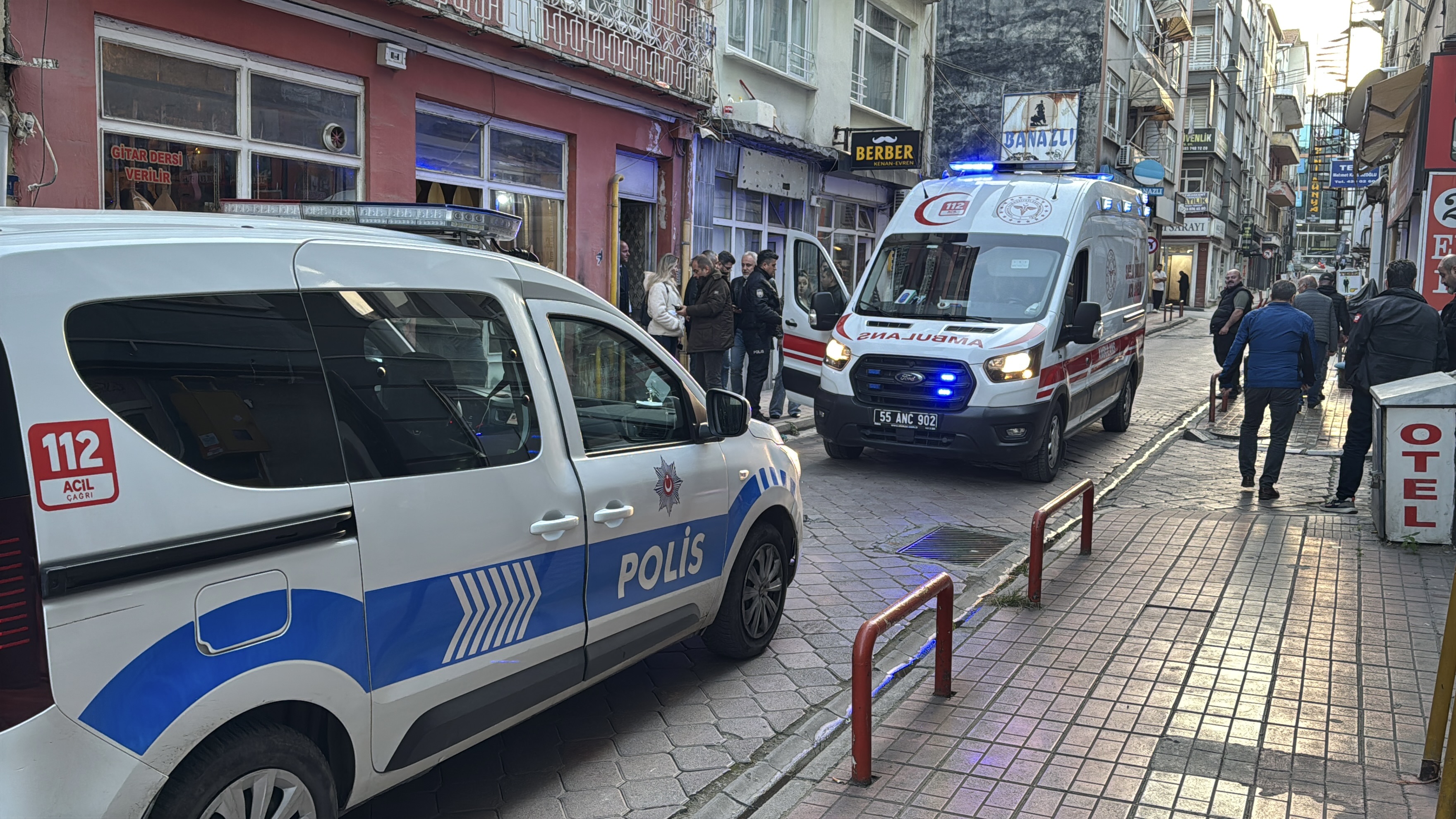 K A R D E S I Y L E B I R L I K T E A R K A D A S I N I B I C A K L A D I 1048103 311009