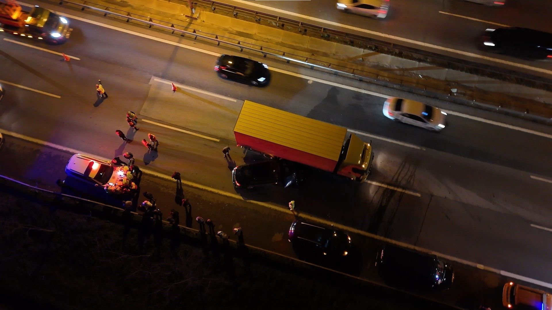 Tem’de Kaçan Sürücünün Neden Olduğu Zincirleme Kaza 2 Yaralı (1)