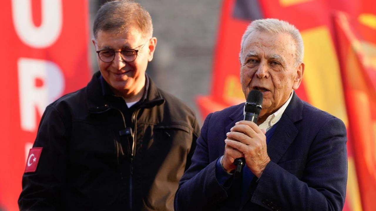 Aziz Kocaoğlu'ndan Cemil Tugay'ın AK Parti'ye katılımına ilişkin açıklama